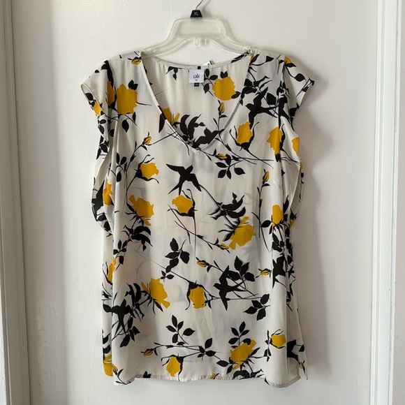 CAbi Womens Ivory Yellow Birdwatcher Floral Flutter Cap Sleeve Blouse XL EUC - Picture 1 of 4